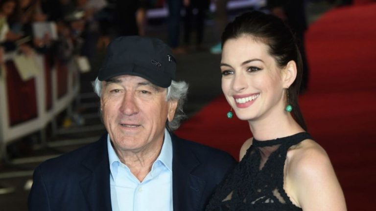 robert-de-niro-anne-hathaway-menonton.id