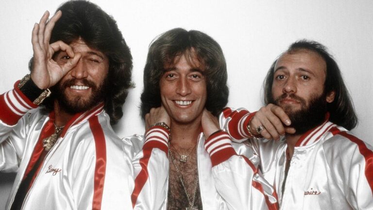 The Bee Gees How Can You Mend a Broken Heart - trailer