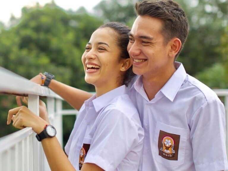 posesif - film romantis indonesia