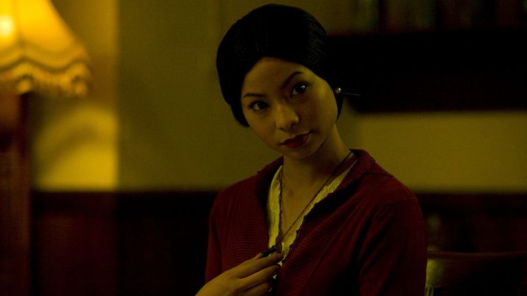 film horor indonesia rumah dara - Menonton.id (6)