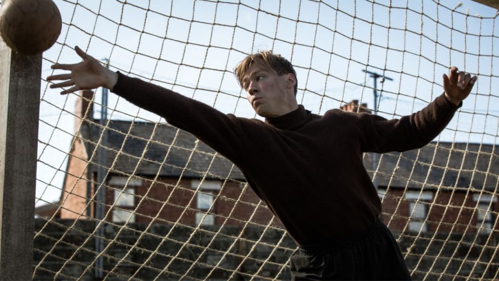 film sepak bola the keeper - Menonton.id (2)
