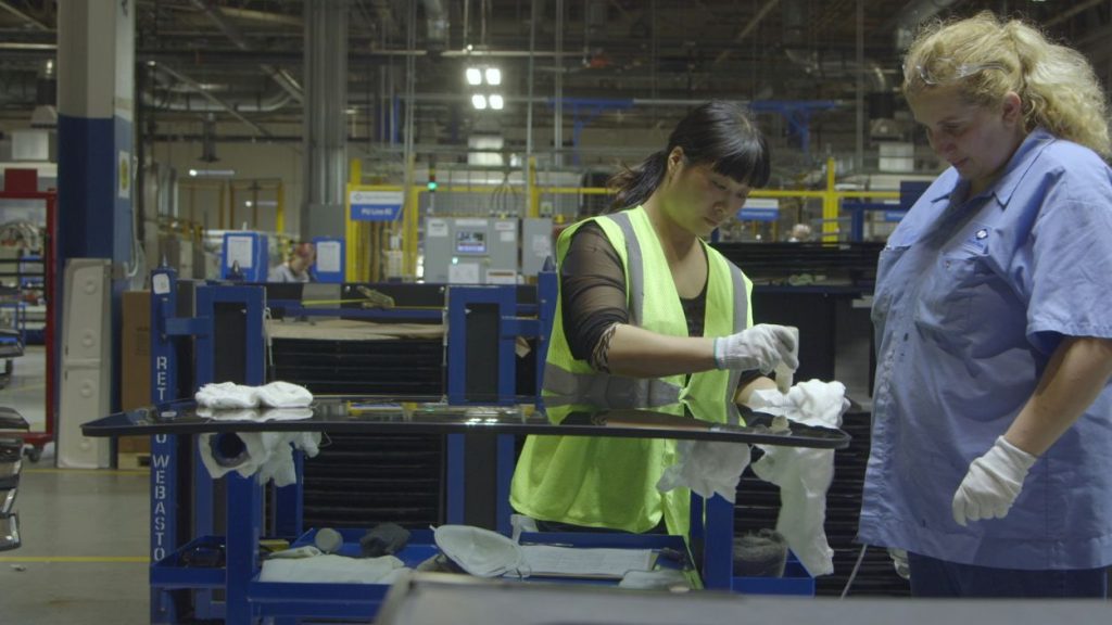 american factory - Menonton.id (5)