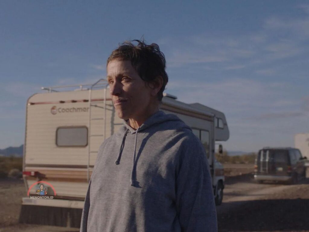 film frances mcdormand nomadland - menonton.id (8)