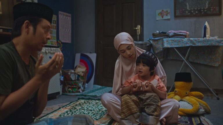 review dua hati biru - Menonton.id