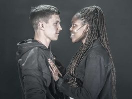 tom holland and francesca amewudah-rivers in romeo and juliet 2024 - Menonton.id (2)
