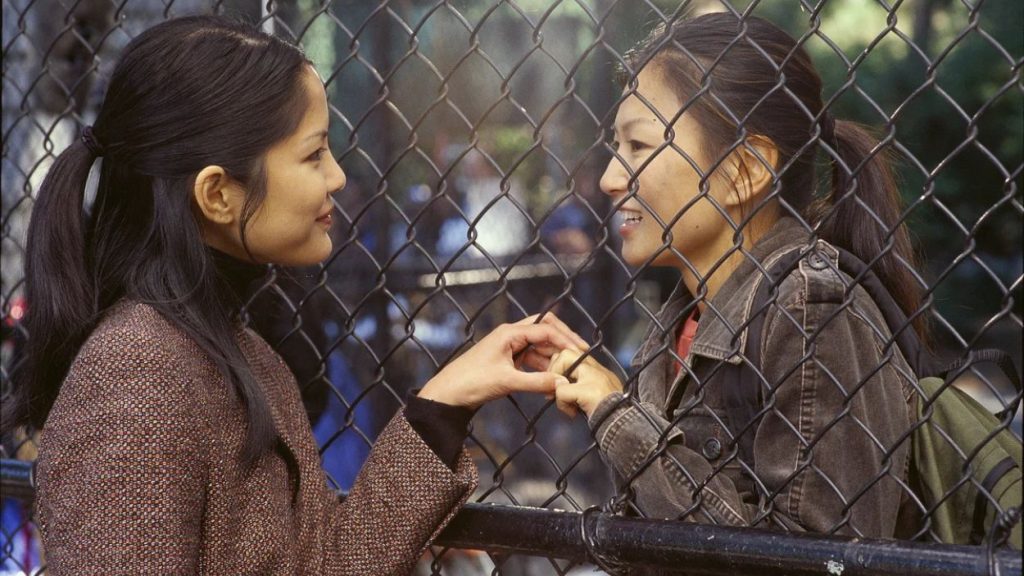 film lesbian saving face - Menonton.id (2)