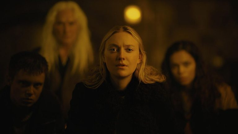 Review The Watchers (2024): Terjebak dan Terperangkap!