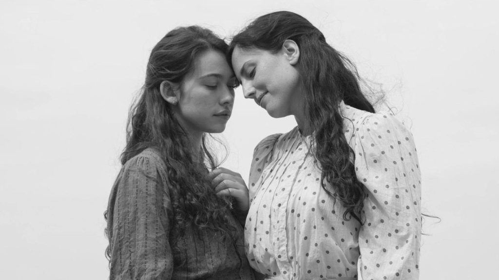 elisa & marcela - Menonton.id (3)
